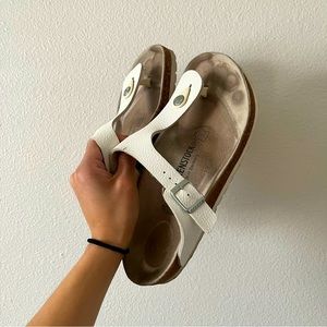 🪩 Birkenstock | White Gizeh Sandals 🪩